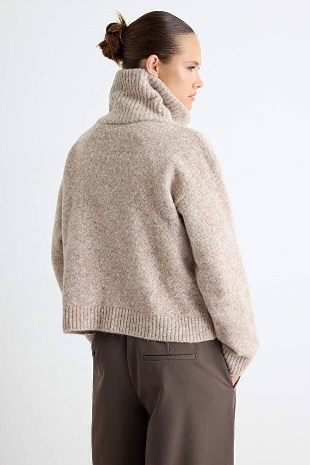 The Lidya Pullover