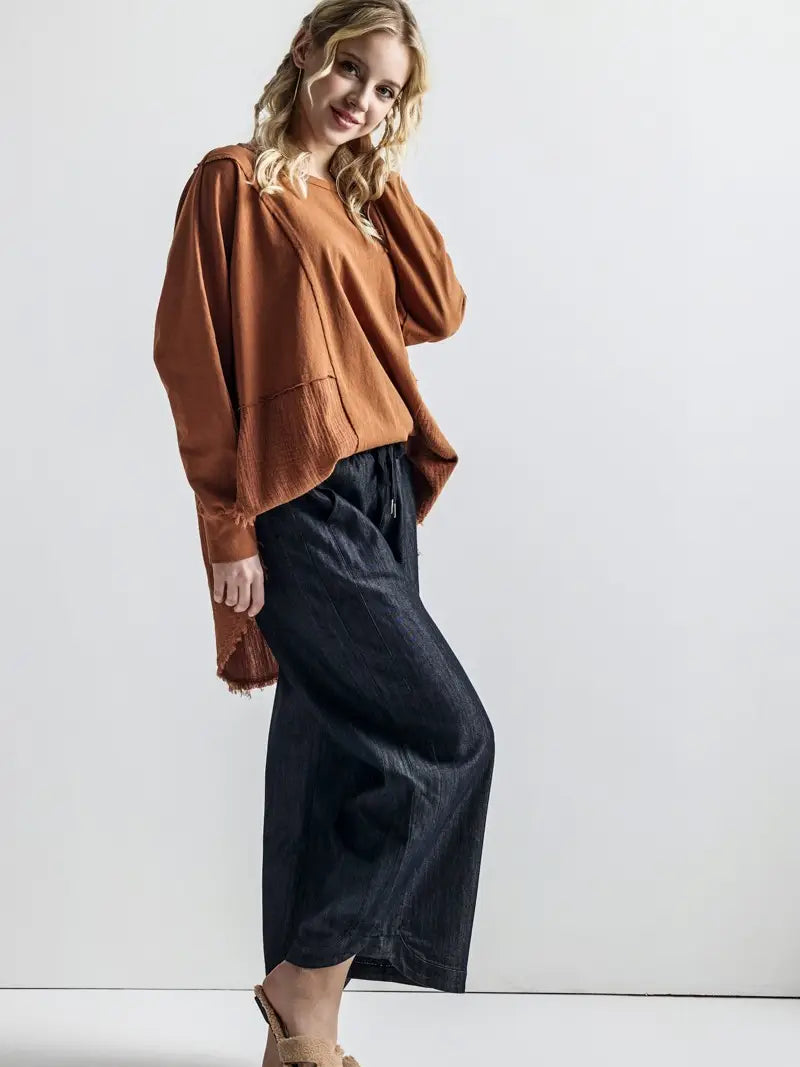 Comfy Side Slit Contrast Top